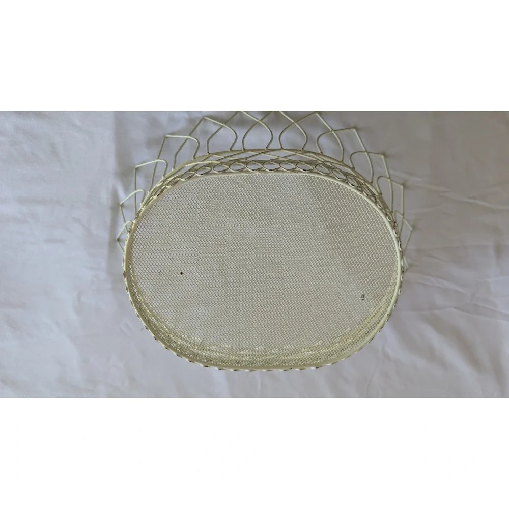 Vintage Cream Wire Scalloped Oval Basket Mesh Base Farmhouse Decor